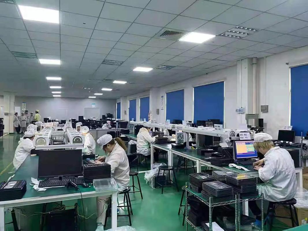 车间里的光 为电子产品一线员工点赞